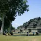 Inilah beberapa fakta tentang Candi Borobudur, Forbidden City, dan Menara Eiffel. (Foto: upload.wikimedia.org)