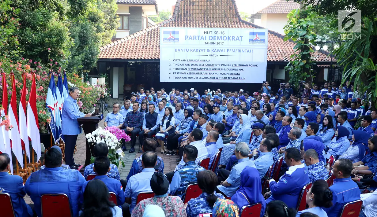 Suasana saat Ketua Umum Partai Demokrat Susilo Bambang Yudhoyono memberikan pidato dalam perayaan HUT Partai Demokrat ke-16 di Cikeas, Jawa Barat, Sabtu (9/9). (Liputan6.com/Angga Yuniar)