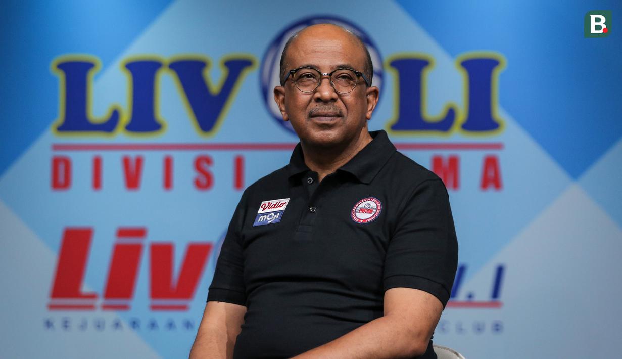 <p>Ketua III Bidang Kompetisi dan Pertandingan PP. PBVSI, Hanny S. Surkatty saat konferensi pers Livoli 2022 yang berlangsung di Hall Senayan City, Jakarta, Rabu (21/09/2022) sore WIB. (Bola.com/Bagaskara Lazuardi)</p>