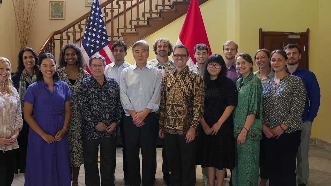 Para Pengajar Program Fulbright English Teaching Assistants Kembali ke Indonesia