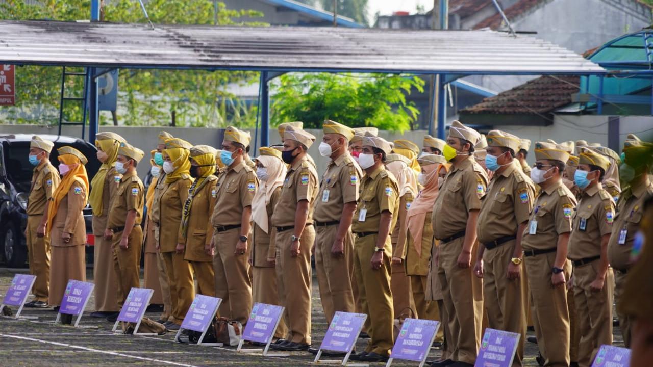 Menuju 100 hari kerja, Bupati Garut Abdusy Syakur Amin dan Wakilnya Luthfianisa Putri Karlina atau Putri Karlina, segera melakukan perombakan kabinet kerja Syakur-Putri (Santri) di Lingkungan Pemda Garut. (Liputan6.com/Jayadi Supriadin)