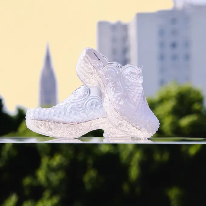 Koleksi terbaru Melissa + Y/Project