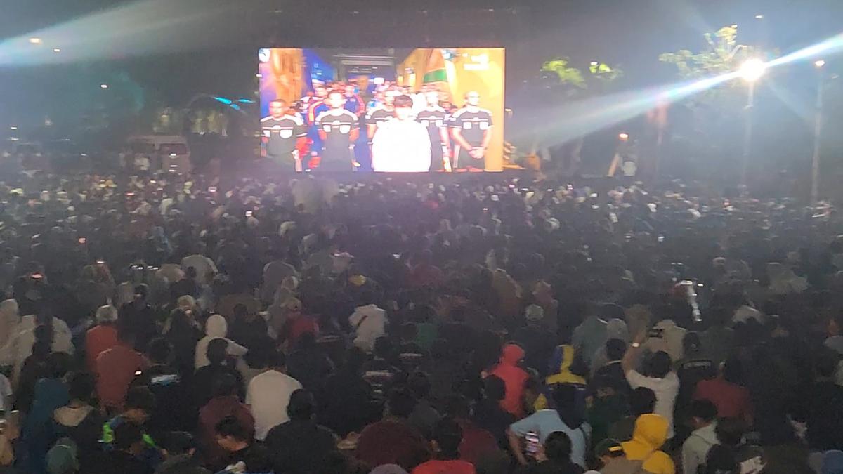 Ribuan Warga Padati Alun-Alun Kota Depok, Nobar Final Piala Dunia 2026
