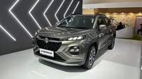Suzuki Fronx jadi pemanis booth Suzuki di GIIAS 2025. (Liputan6.com/Septian Pamungkas)