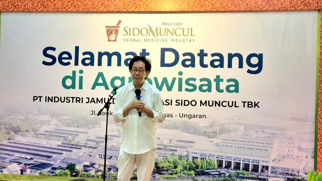 Direktur Sido Muncul, Dr. (H.C.) Irwan Hidayat