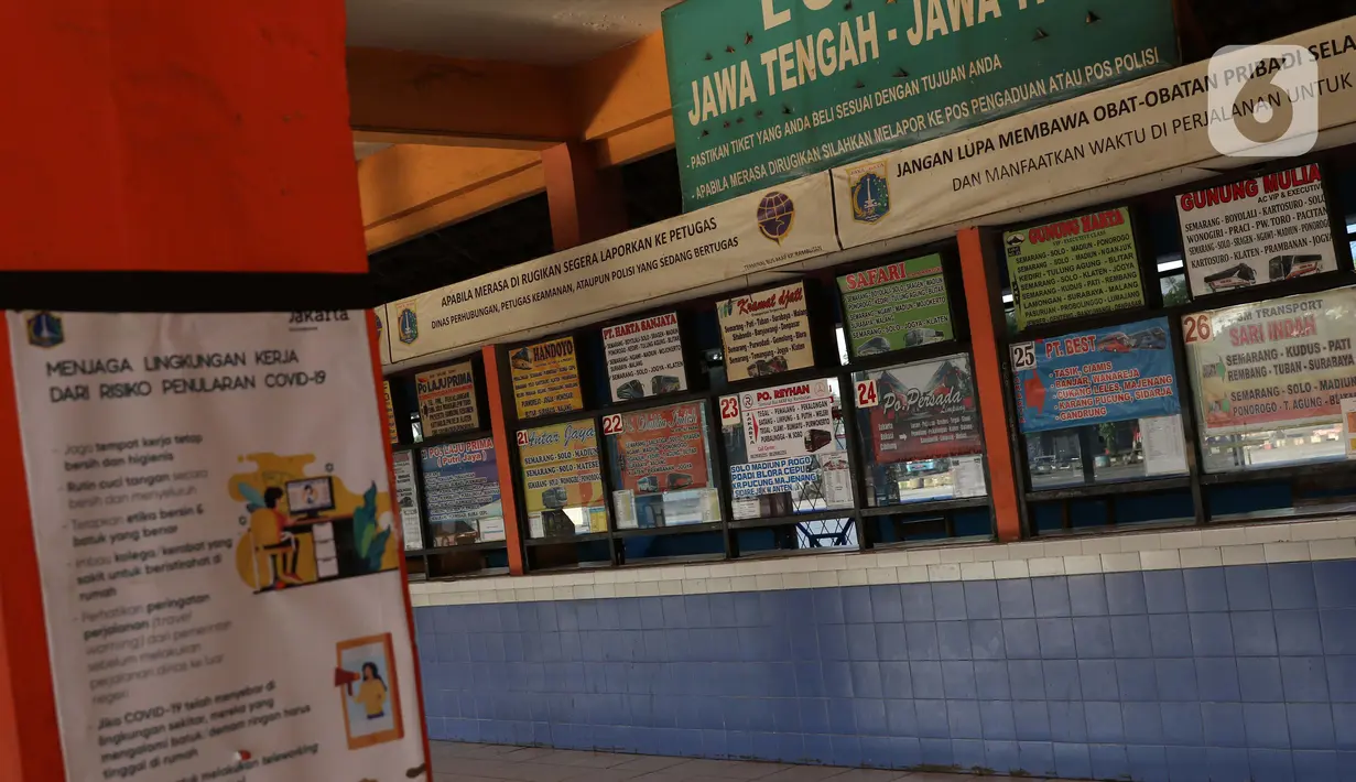 Suasana Terminal Bus Antar Kota Antar Provinsi, Kampung Rambutan, Jakarta, Kamis (7/5/2020). Meski Menhub Budi Karya Sumadi mengijinkan kembali seluruh moda transportasi beroperasi kembali namun aktivitas di terminal bus AKAP Kampung Rambutan masih terlihat kosong. (Liputan6.com/Helmi Fithriansyah)