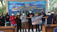 Sekitar 150 anggota Harley Davidson Club Indonesia (HDCI) Surabaya menuju gunung Bromo, Probolinggo, untuk menyalurkan bantuan kepada masyarakat sekitar, Sabtu (22/1/2022).
