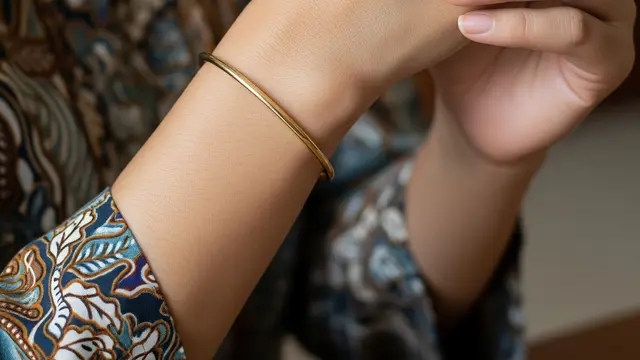 9 Model Gelang Emas Klasik untuk Ibu Rumah Tangga Usia 40 Tahun
