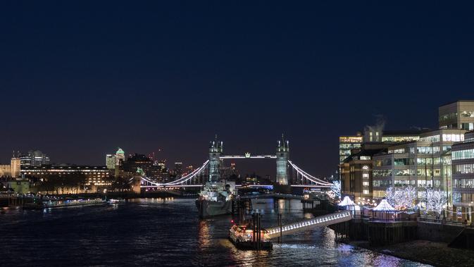 London Bridge (unsplash.com/Sergiy Voronov)