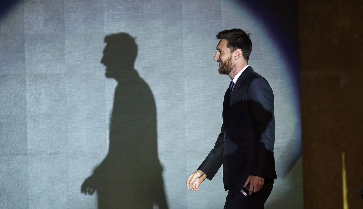 Lionel Messi pernah terjerat dalam kasus penggelapan pajak bersama Ayahnya di Spanyol pada periode 2016 dan didakwa menggelapkan pajak senilai 4,1 juta euro (Rp 57,4 miliar). (AFP/Nicolas Asfouri)