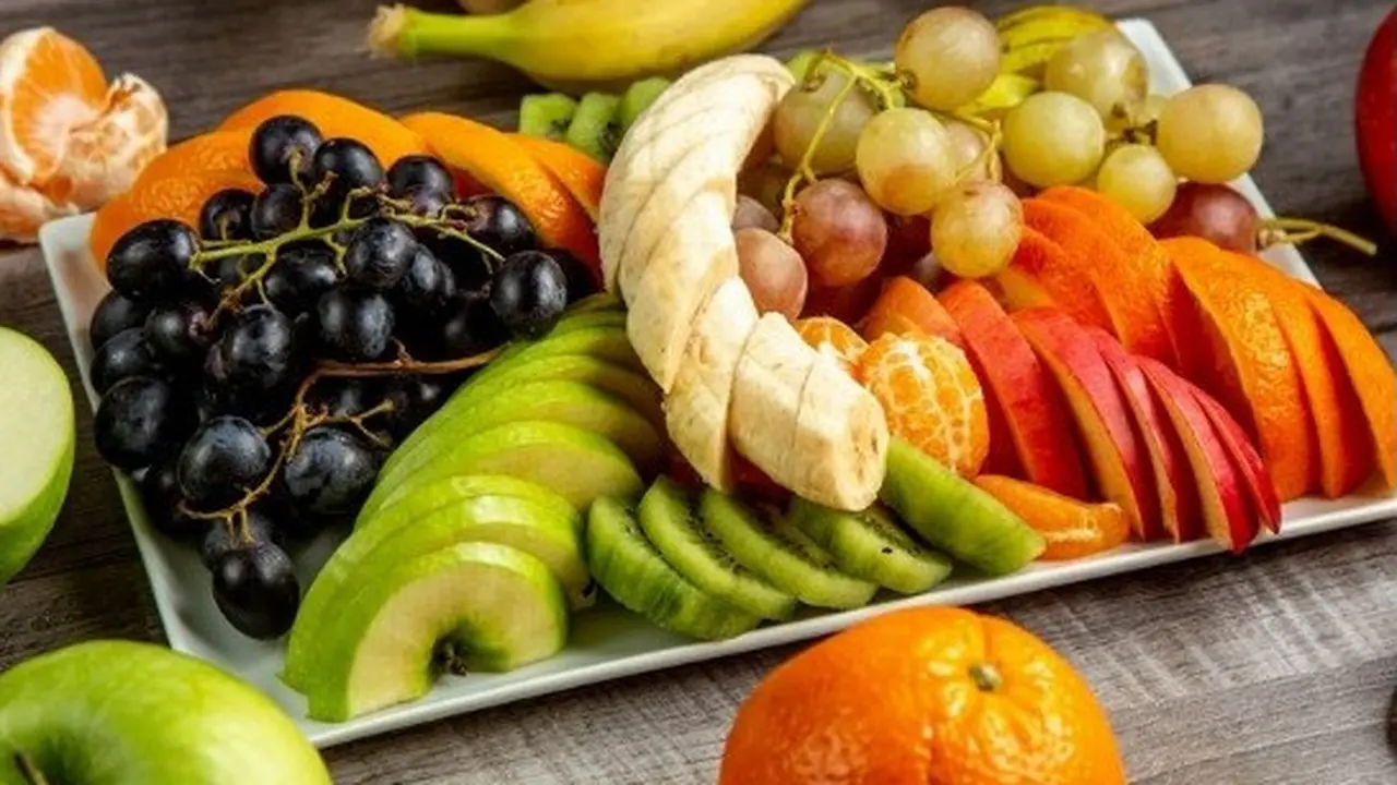 Buah-buahan penambah darah (Sumber: freepik.com/KamranAydinov)