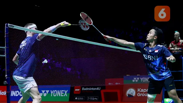 Foto: Ekspresi Anthony Sinisuka Ginting Ketika Dikalahkan Viktor Axelsen di Final Indonesia Open 2023
