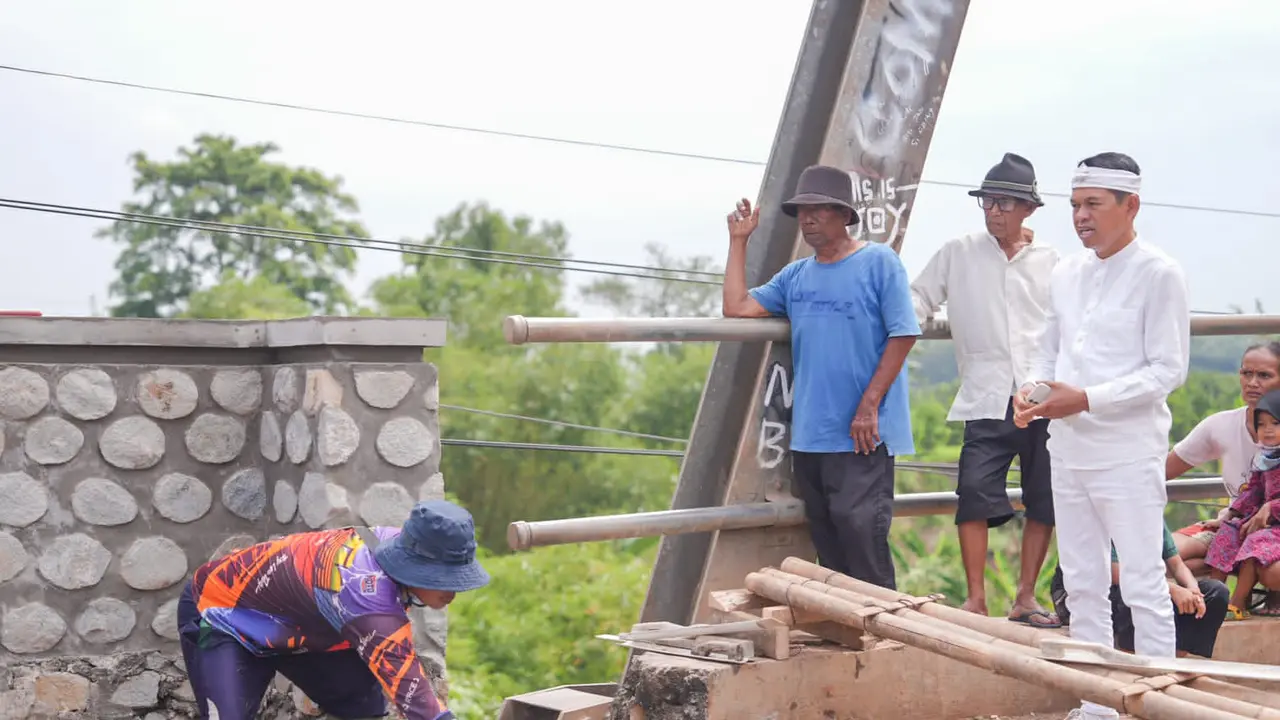 Dedi Mulyadi Minta Pembangunan Jembatan Cihambulu Selesai Sebelum Lebaran