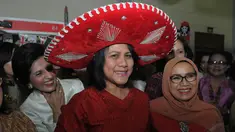 Ibu negara, Iriana Joko Widodo saat di acara amal ke 47 Women International Club (WIC) di JCC, Jakarta, Rabu (19/11/2014). (Liputan6.com/Herman Zakharia)