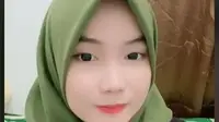 Gadis Jerawatan Kulitnya Berubah Jadi Mulus dan Bersinar sampai Mantannya Takjub. foto: TikTok @anakcapricon13