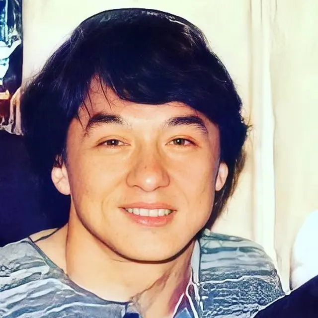 Potret Jackie Chan Muda. [Foto: Instagram/jackiechan]