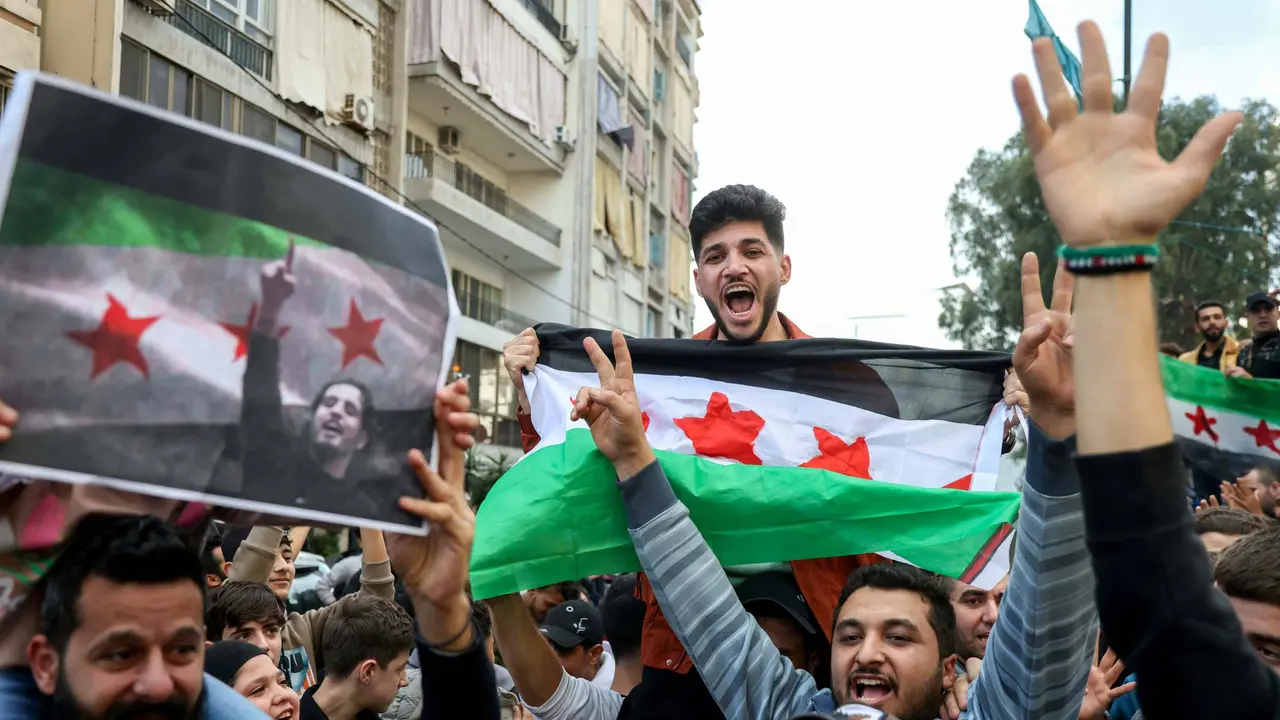 Rayakan Tumbangnya Rezim Bashar al-Assad, Warga Suriah di Berbagai Negara Turun ke Jalan