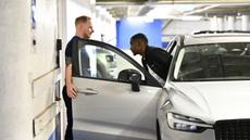 Alexander Isak resmi pindah ke Liverpool sekaligus mengukir rekor baru dalam bursa transfer sepak bola Inggris dengan nilai fantastis 125 juta pounds atau setara Rp2,77 triliun rupiah. (AFP/Anders Wiklund)