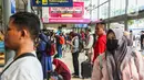 PT Kereta Api Indonesia (Persero) Daop 1 Jakarta mencatat keberangkatan Angkutan Lebaran 2024 pada Rabu (3/4/2024) mencapai lebih dari 42 Ribu lebih penumpang. (Liputan6.com/Angga Yuniar)