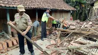 Cilacap menjadi salah satu daerah paling terdampak gempa Jawa dengan total kerugian sementara mencapai Rp 8,9 miliar. (Foto: Liputan6.com/Muhamad Ridlo).