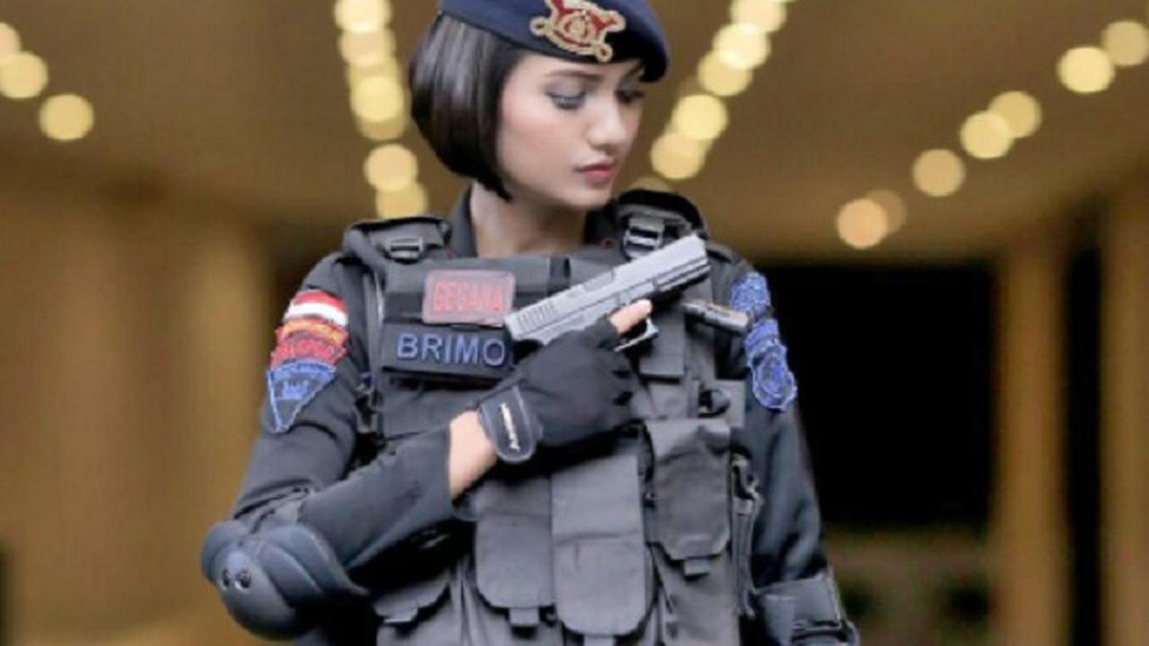 Berkenalan dengan Nana, Polwan Cantik yang Jago Kempo