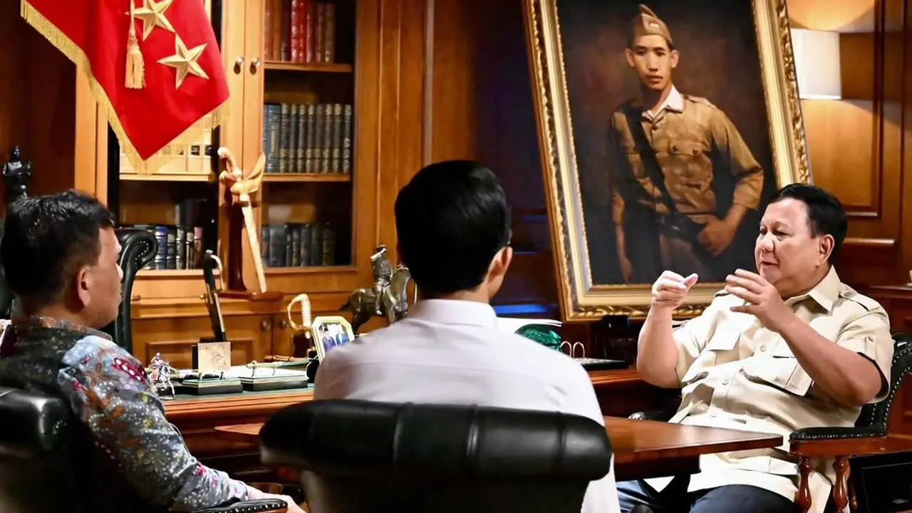 Presiden Prabowo memanggil Kepala Bakom Syahganda Nainggolan dan Wakil Kepala Bakom Fadli Tri Hartono