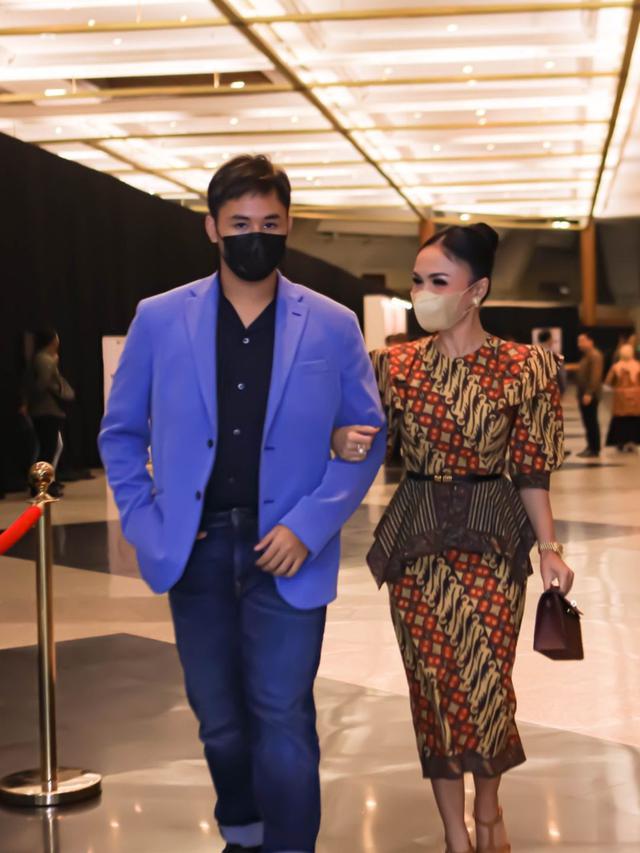 Ditemani Putranya, Ini 7 Potret Yuni Shara dalam Acara Mengenang Ani Yudhoyono