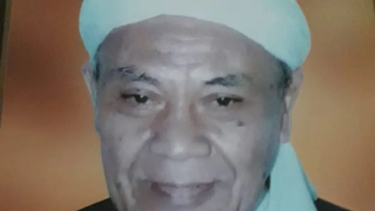 Foto mediang almarhum KH Anwar Musaddad, Ulama asal Garut, Jawa Barat pencetus Universitas Islam di Indonesia