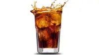Para pakar menyebutkan hubungan antara konsumsi minuman berpemanis dengan peningkatan resiko penyakit ginjal kronis lemah.