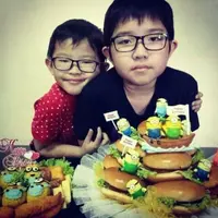 Nathan (9 tahun) menyusul kepergian sang kakak Evan (13 tahun) yang tewas usai jadi korban bom Surabaya. (Foto: Instagram)