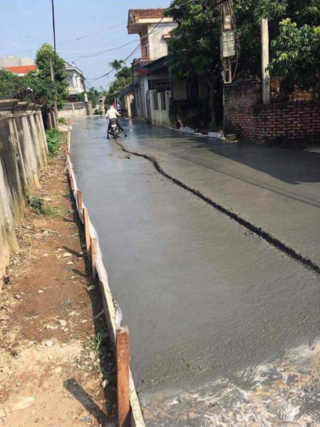 Tingkah Kocak Emak-Emak Saat di Jalan, Bikin Tepok Jidat