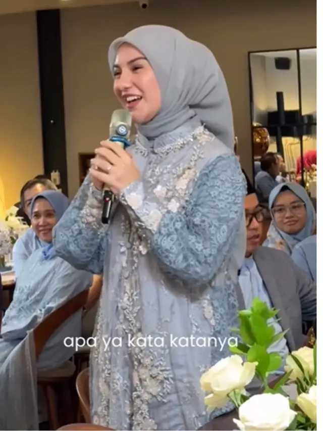 7 Potret Lamaran Sean Ivan Adik Irish Bella di Bandung, Penuh Bahagia