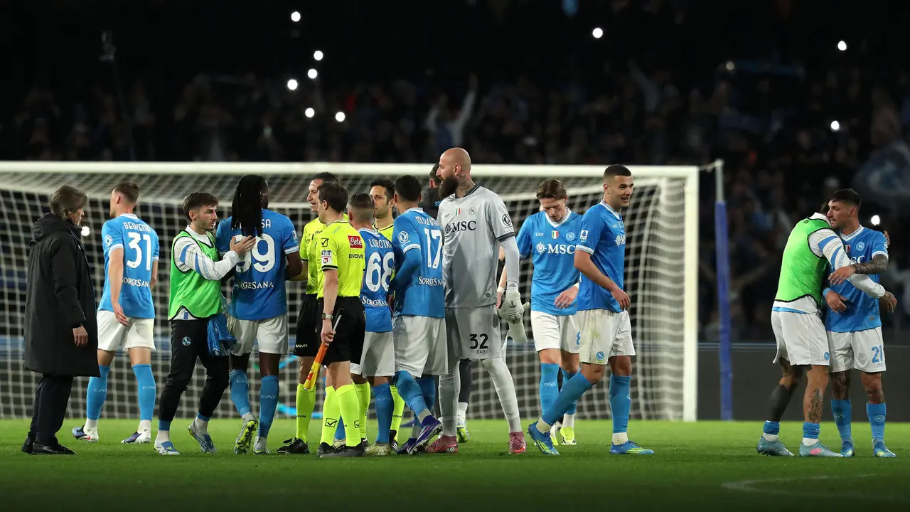 Foto: Napoli Geser AC Milan dari Posisi Runner Up Liga Italia Melalui Kemenangan Tipis