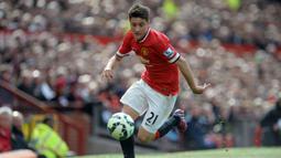 Sejak dibeli dari Athletic Bilbao, Ander Herrera tampil cukup impresif di lini tengah Manchester United. Namun, MU enggan memperbarui kontraknya saat berakhir. Ia akhirnya memutuskan untuk berlabuh ke Paris Saint-Germain dan mampu tampil impresif musim ini. (AFP/Oli Scarff)