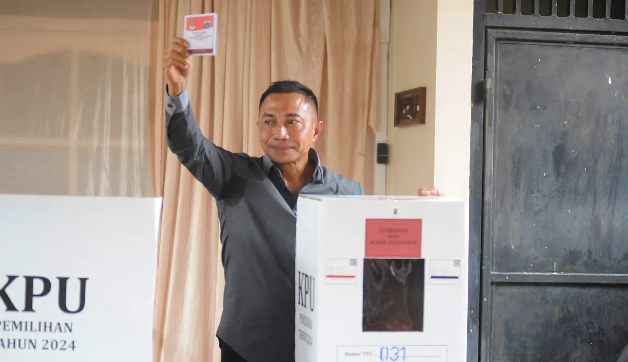 Pada Pemilihan Gubernur/Wakil Gubernur Jakarta 2024, Dharma Pongrekun berpasangan dengan Kun Wardana. Mereka maju melalui jalur independen atau tanpa dukungan partai politik. (merdeka.com/Arie Basuki)