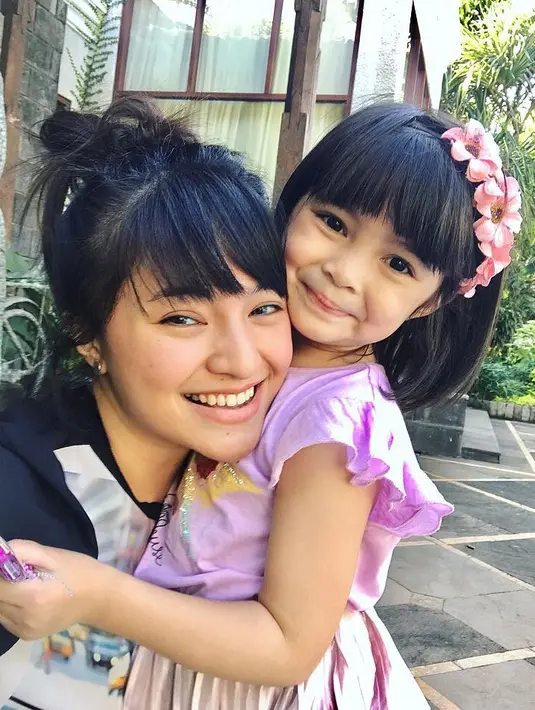 Tak hanya dengan Ben saja, Marshanda juga menjalin hubungan baik dengan istri Ben, Nesyana Ayu Nabila. (Foto: instagram.com/marshanda99)