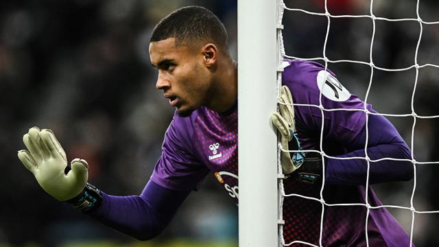 Foto: Jadi Pilihan Utama di Liga Inggris, 5 Kiper Berikut Nyatanya Tak Memakai Nomor Punggung 1 Bersama Klubnya