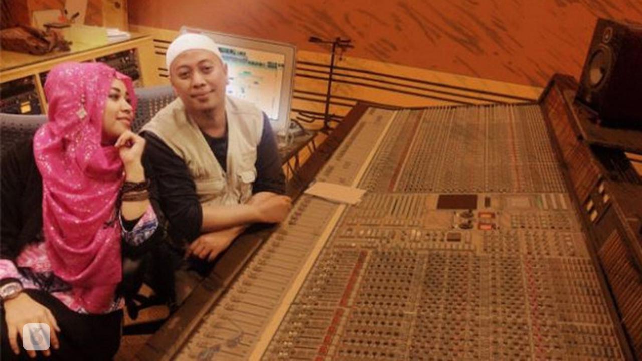 [Bintang] Dian Rositaningrum dan Opick