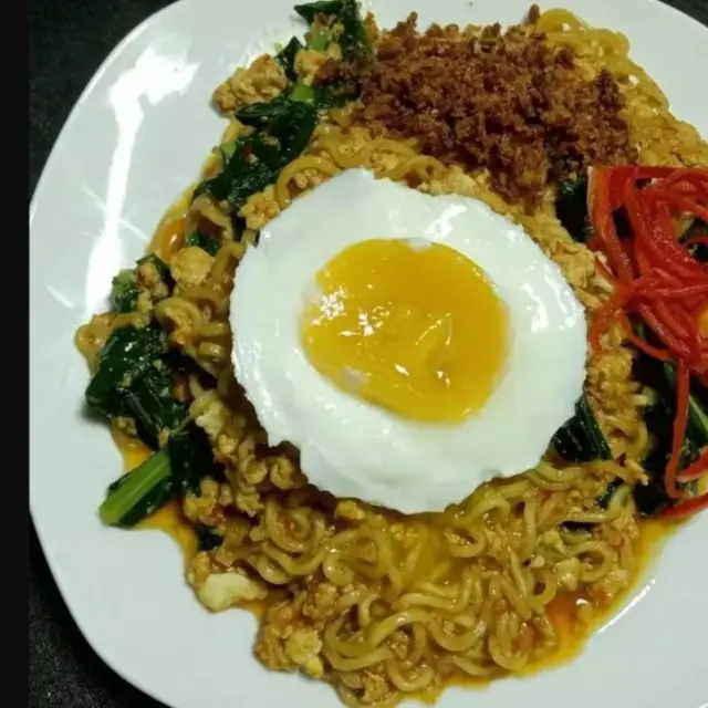Mi goreng nyemek bumbu belacan