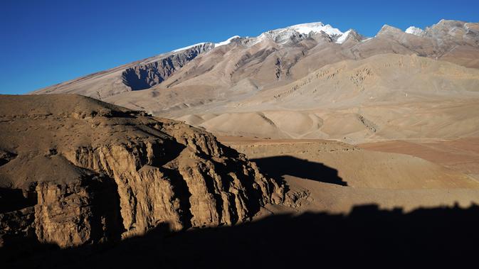 Foto pada 28 November 2020 menunjukkan pemandangan di Wilayah Burang, Prefektur Ngari, Daerah Otonom Tibet, China. Ngari, yang dijuluki sebagai 