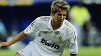 Real Madrid's Portuguese defender Fabio Alexandre Silva Coentrao gestures during the Spanish league football match Real Madrid vs Getafe on September 10, 2011 at the Santiago Bernabeu stadium in Madrid. AFP PHOTO / PIERRE-PHILIPPE MARCOU