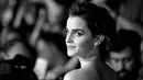 “Kami sudah banyak melakukan hal gila untuk gaya berfoto tetap itu sangat artistik dan aku juga banyak terlibat di dalamnya dan berhubungan dengan tim fotografer dengan baik,” tambah Emma Watson. (AFP/Bintang.com)