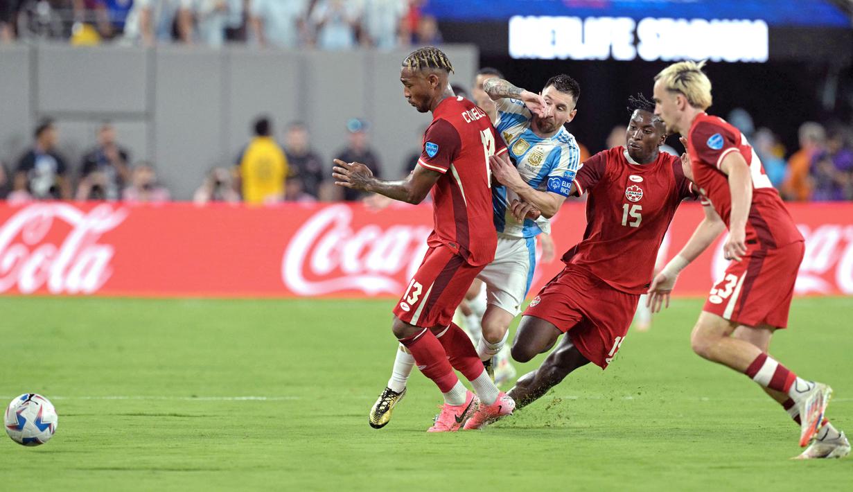 Kemenangan ini membuat Lionel Messi dan kawan-kawan berpeluang mempertahankan gelar juara Copa America. (AFP/Juan Mabromata)