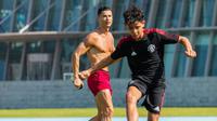 Cristiano Ronaldo dan putranya Cristiano Jr saat berlatih di Dubai selama liburan musim dingin. (foto: Instagram @cristiano)