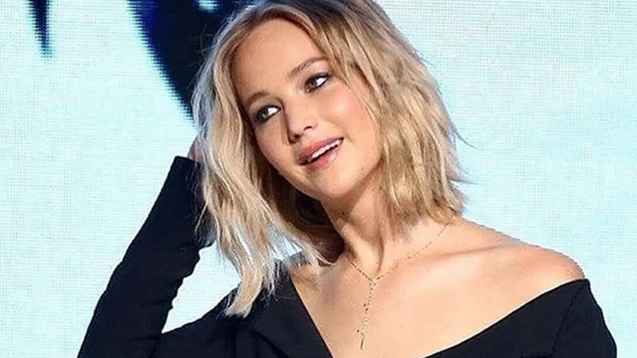 [Bintang] Jennifer  Lawrence