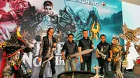 Perwakilan Telkomsel, BEKRAF, Dunia Games, dan 8 Elements di acara peluncuran resmi Rise of Nowlin di Jakarta, Kamis (20/2/2020). (Liputan6. com/ Mochamad Wahyu Hidayat)