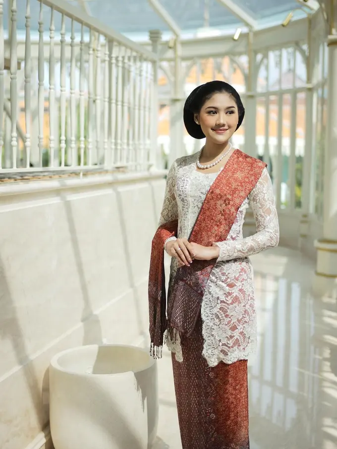 Inspirasi Kebaya Erina Gudino