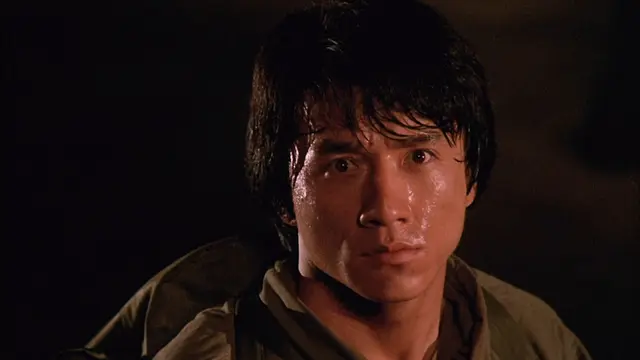 Jackie Chan dalam The Armor of God, 1986. (IMDb)