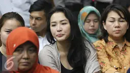 Sandy Salihin, kembaran Wayan Mirna Salihin saat menghadiri sidang lanjutan kasus kopi beracun di PN Jakarta Pusat, Rabu (3/8). Kasus dengan terdakwa Jessica Kumala Wongso tersebut memasuki sidang kesembilan. (Liputan6.com/Immanuel Antonius)