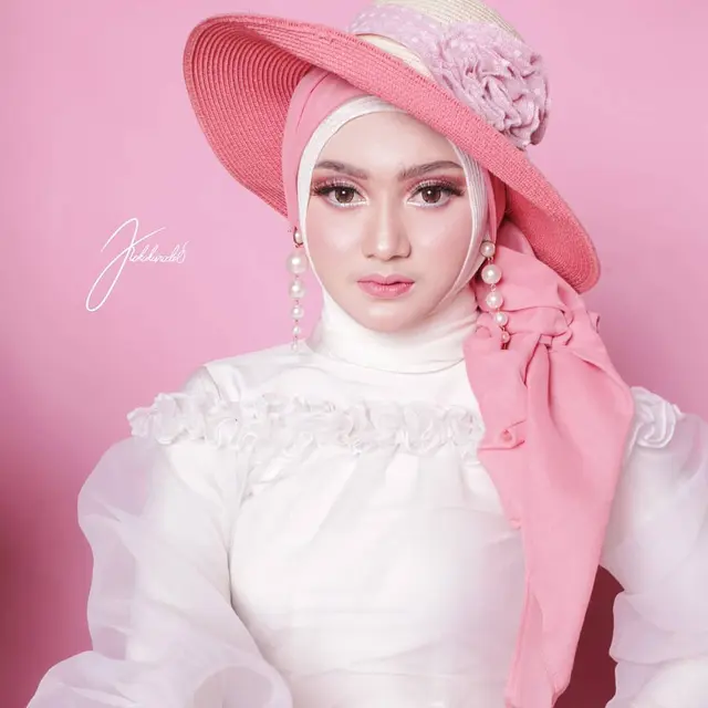 Gaya Pemotretan Jihan Audy Dalam Tema Serba Pink. (Sumber: jihanaudy123_real)